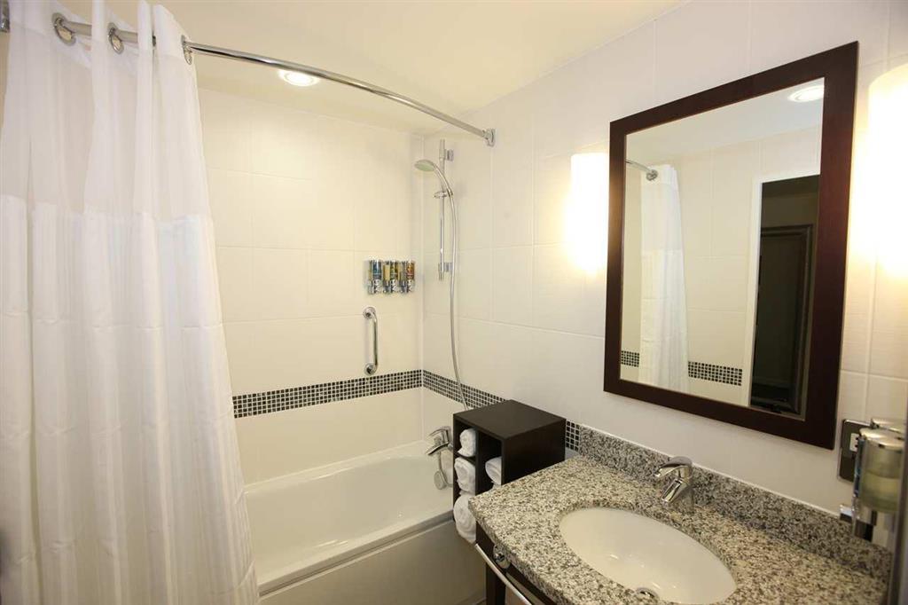 Hampton By Hilton Liverpool John Lennon Airport Hotel 3*